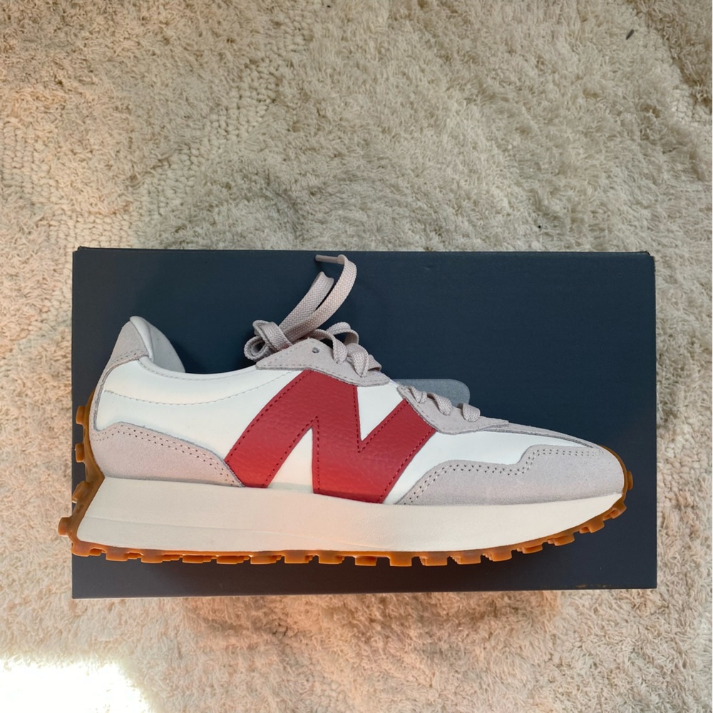 NEW New Balance 327 white beige pink sneakers - Picture 2 of 9